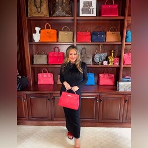 Black Ribbed Dress with Coral and Taupe Handbags!